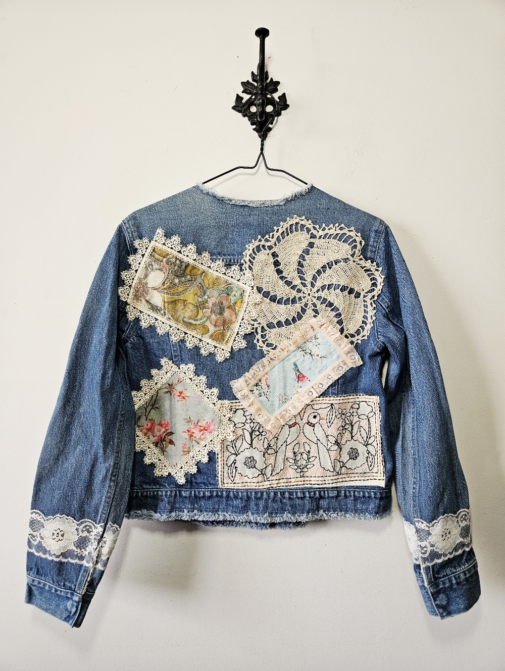 Boho Patchwork Jean Jacket Size S/M Denim Cropped Lace Embroidered Crochet - Picture 2 of 6